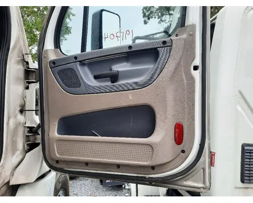 FREIGHTLINER CASCADIA 125 DOOR ASSEMBLY, FRONT