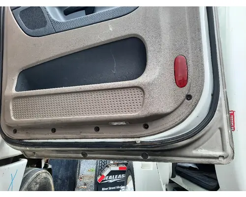 FREIGHTLINER CASCADIA 125 DOOR ASSEMBLY, FRONT