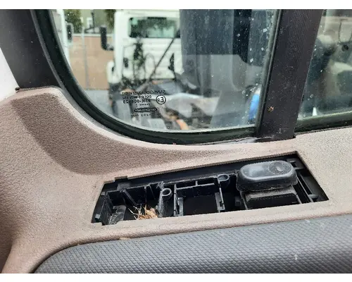 FREIGHTLINER CASCADIA 125 DOOR ASSEMBLY, FRONT