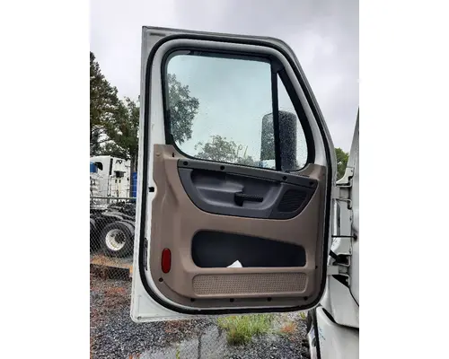 FREIGHTLINER CASCADIA 125 DOOR ASSEMBLY, FRONT