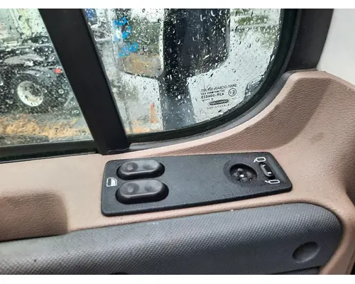 FREIGHTLINER CASCADIA 125 DOOR ASSEMBLY, FRONT