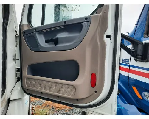 FREIGHTLINER CASCADIA 125 DOOR ASSEMBLY, FRONT