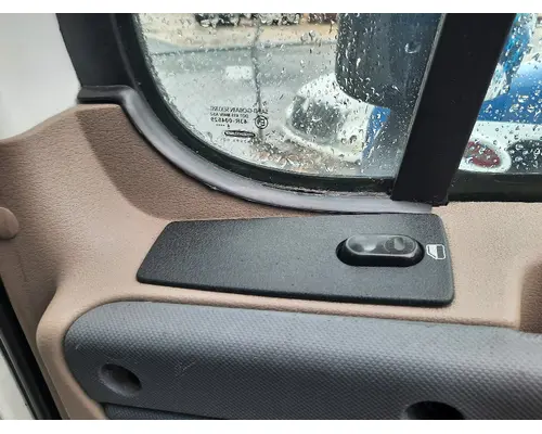 FREIGHTLINER CASCADIA 125 DOOR ASSEMBLY, FRONT