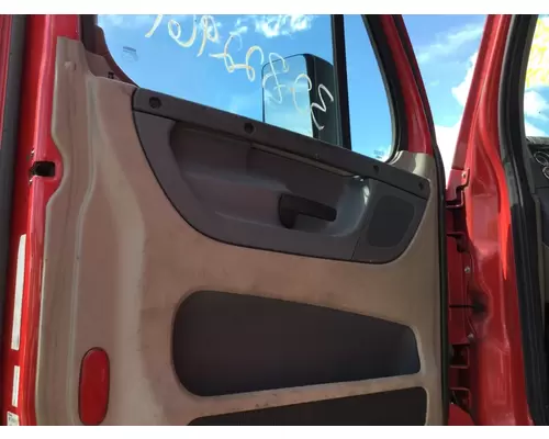 FREIGHTLINER CASCADIA 125 DOOR ASSEMBLY, FRONT