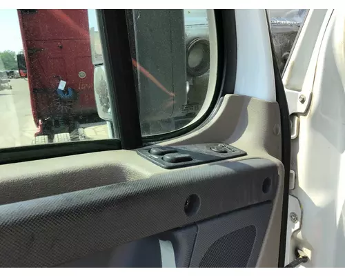 FREIGHTLINER CASCADIA 125 DOOR ASSEMBLY, FRONT