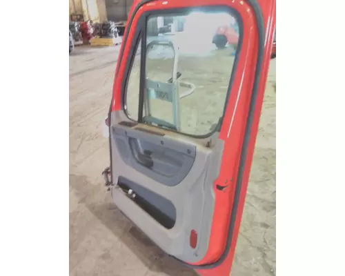 FREIGHTLINER CASCADIA 125 DOOR ASSEMBLY, FRONT