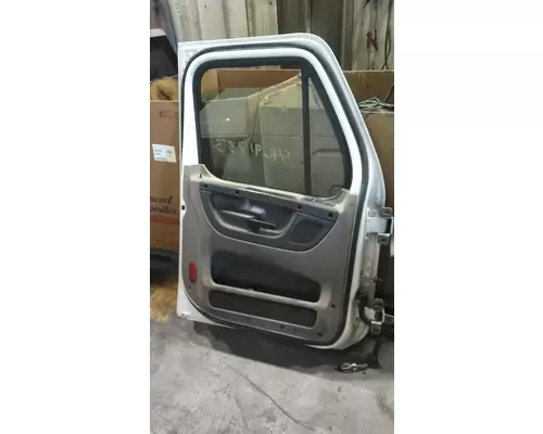 FREIGHTLINER CASCADIA 125 DOOR ASSEMBLY, FRONT