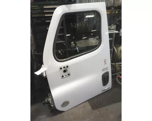 FREIGHTLINER CASCADIA 125 DOOR ASSEMBLY, FRONT