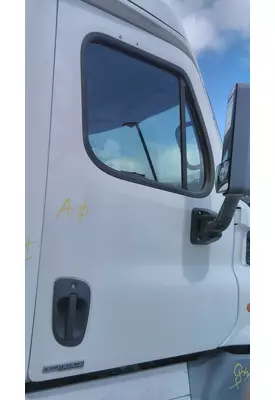 FREIGHTLINER CASCADIA 125 DOOR ASSEMBLY, FRONT