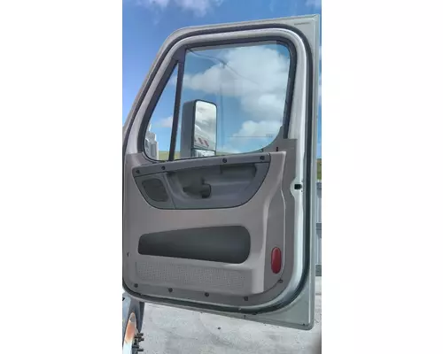 FREIGHTLINER CASCADIA 125 DOOR ASSEMBLY, FRONT