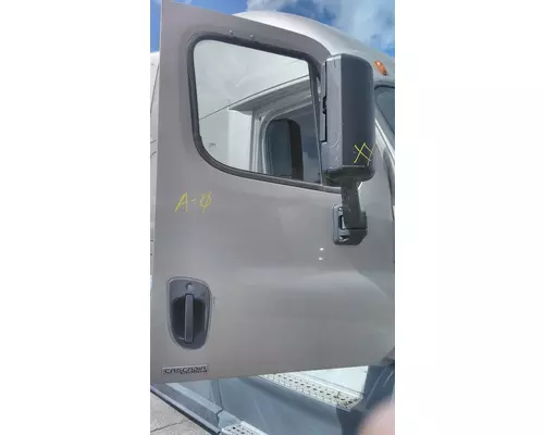 FREIGHTLINER CASCADIA 125 DOOR ASSEMBLY, FRONT