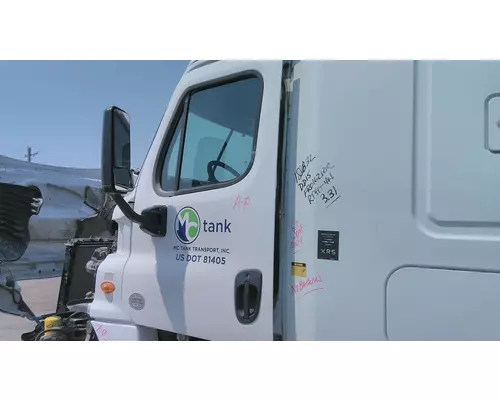 FREIGHTLINER CASCADIA 125 DOOR ASSEMBLY, FRONT