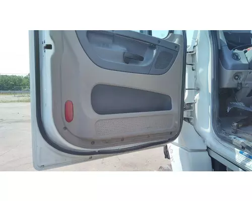 FREIGHTLINER CASCADIA 125 DOOR ASSEMBLY, FRONT