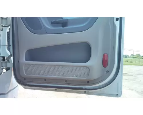 FREIGHTLINER CASCADIA 125 DOOR ASSEMBLY, FRONT