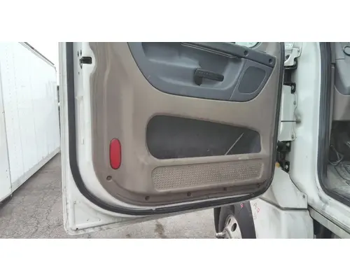 FREIGHTLINER CASCADIA 125 DOOR ASSEMBLY, FRONT