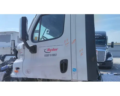 FREIGHTLINER CASCADIA 125 DOOR ASSEMBLY, FRONT