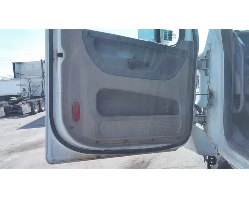 FREIGHTLINER CASCADIA 125 DOOR ASSEMBLY, FRONT