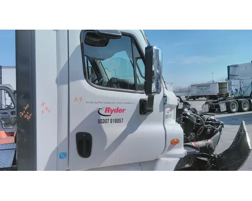 FREIGHTLINER CASCADIA 125 DOOR ASSEMBLY, FRONT