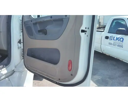 FREIGHTLINER CASCADIA 125 DOOR ASSEMBLY, FRONT