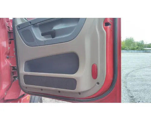 FREIGHTLINER CASCADIA 125 DOOR ASSEMBLY, FRONT
