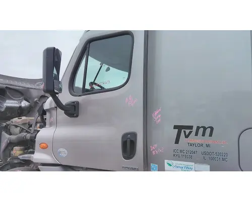 FREIGHTLINER CASCADIA 125 DOOR ASSEMBLY, FRONT