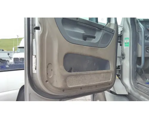 FREIGHTLINER CASCADIA 125 DOOR ASSEMBLY, FRONT