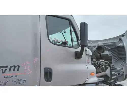 FREIGHTLINER CASCADIA 125 DOOR ASSEMBLY, FRONT