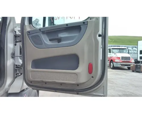 FREIGHTLINER CASCADIA 125 DOOR ASSEMBLY, FRONT