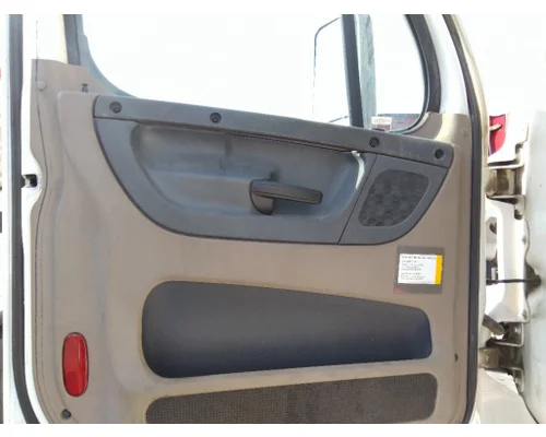 FREIGHTLINER CASCADIA 125 DOOR ASSEMBLY, FRONT