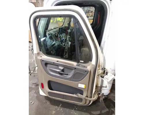 FREIGHTLINER CASCADIA 125 DOOR ASSEMBLY, FRONT