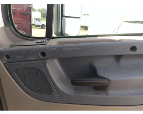 FREIGHTLINER CASCADIA 125 DOOR ASSEMBLY, FRONT