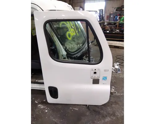 FREIGHTLINER CASCADIA 125 DOOR ASSEMBLY, FRONT
