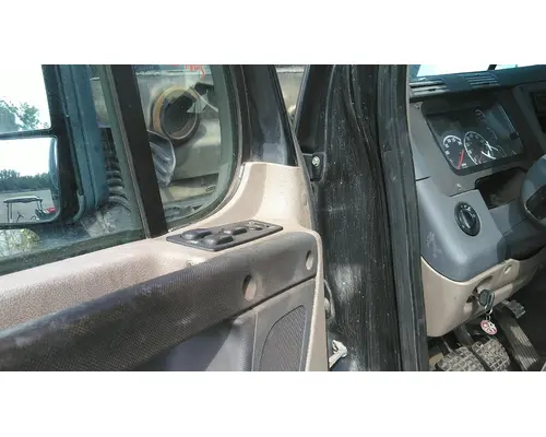 FREIGHTLINER CASCADIA 125 DOOR ASSEMBLY, FRONT