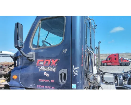FREIGHTLINER CASCADIA 125 DOOR ASSEMBLY, FRONT