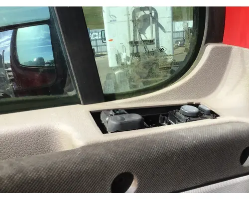 FREIGHTLINER CASCADIA 125 DOOR ASSEMBLY, FRONT