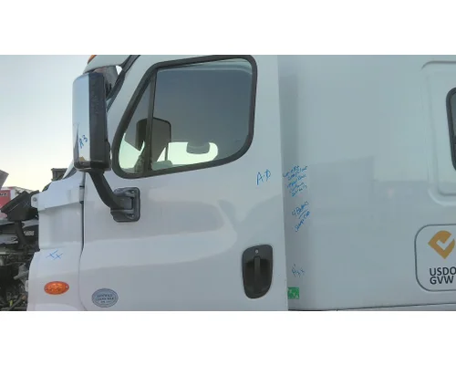 FREIGHTLINER CASCADIA 125 DOOR ASSEMBLY, FRONT