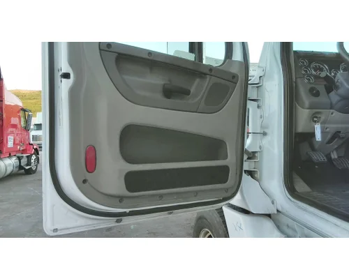 FREIGHTLINER CASCADIA 125 DOOR ASSEMBLY, FRONT