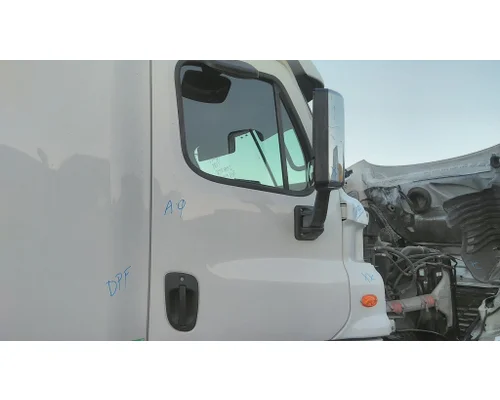 FREIGHTLINER CASCADIA 125 DOOR ASSEMBLY, FRONT