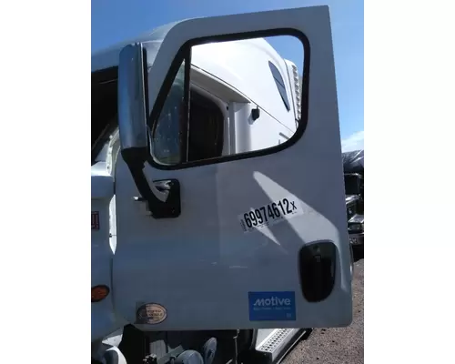 FREIGHTLINER CASCADIA 125 DOOR ASSEMBLY, FRONT