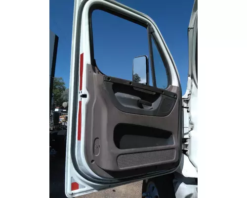 FREIGHTLINER CASCADIA 125 DOOR ASSEMBLY, FRONT