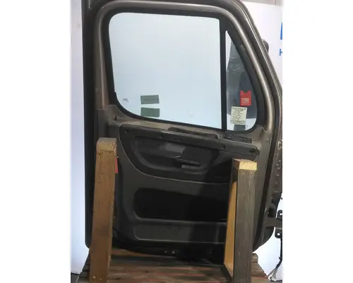 FREIGHTLINER CASCADIA 125 DOOR ASSEMBLY, FRONT