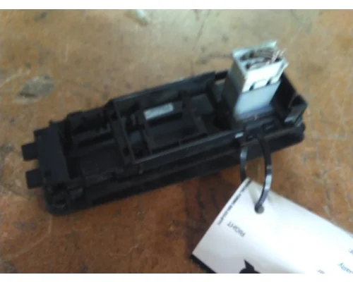 FREIGHTLINER CASCADIA 125 DOOR ELECTRICAL SWITCH