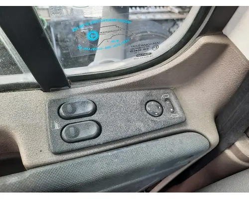 FREIGHTLINER CASCADIA 125 DOOR ELECTRICAL SWITCH