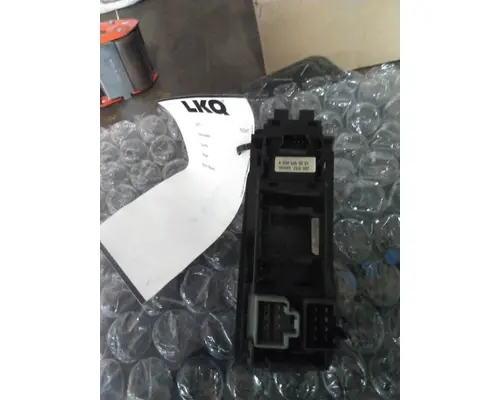 FREIGHTLINER CASCADIA 125 DOOR ELECTRICAL SWITCH