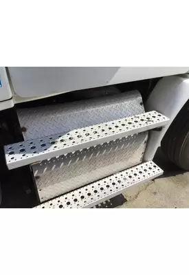 FREIGHTLINER CASCADIA 125 DPF COVER