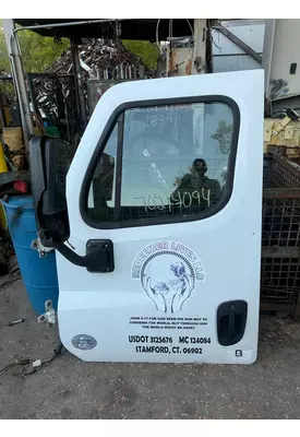 FREIGHTLINER CASCADIA 125 Door Assembly, Front