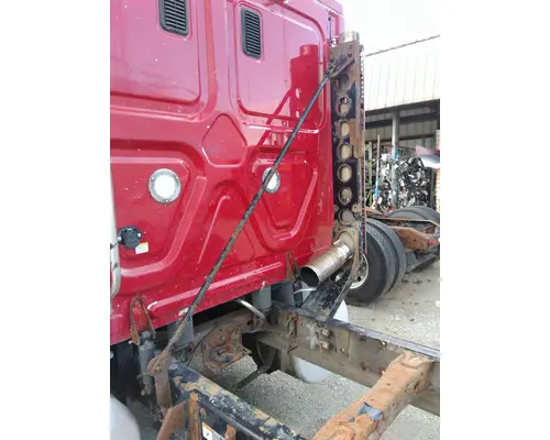 FREIGHTLINER CASCADIA 125 EXHAUSTMUFFLER BRACKET