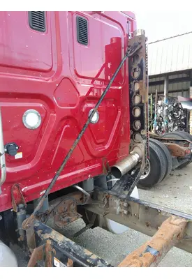 FREIGHTLINER CASCADIA 125 EXHAUST/MUFFLER BRACKET