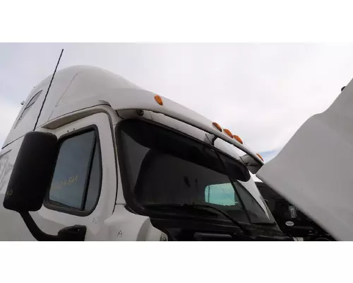 FREIGHTLINER CASCADIA 125 EXTERIOR SUN VISOR