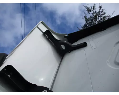 FREIGHTLINER CASCADIA 125 FAIRING BRACKETMOUNT